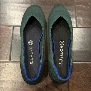 Emerald Rothy’s flats size 9